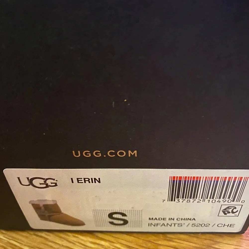 UGG Unisex Erin Bootie size small (6-12months)